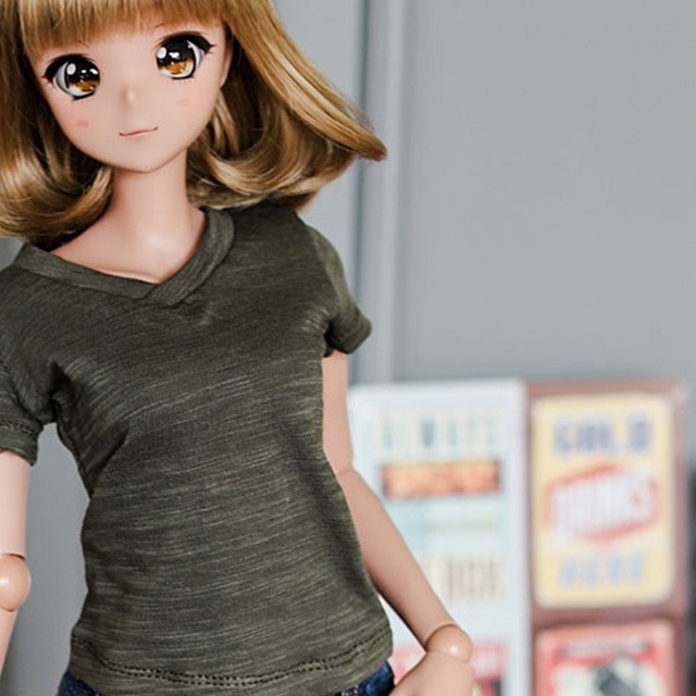 [선주문] [SD13 Girl &amp; Smart Doll] 브이넥 베이직 티셔츠 - 카키
